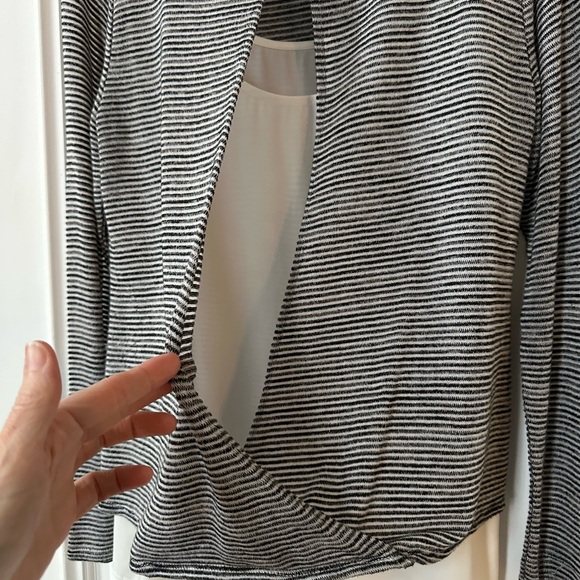 White House Black Market Monochrome Knit Top - Picture 7 of 8